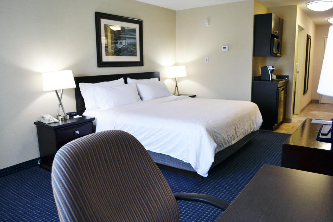 Holiday Inn Express Hotel & Suites Edson By Ihg Exterior foto